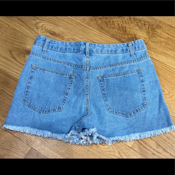 Forever 21 Short Shorts - high rise - Picture 2 of 3